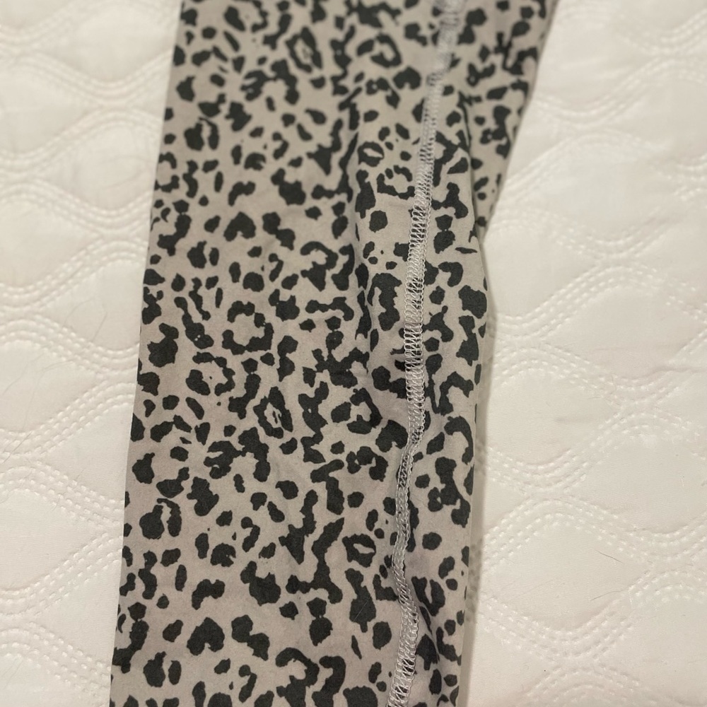 Evolution And Creation Gray Leopard Print Ankle L… - image 4